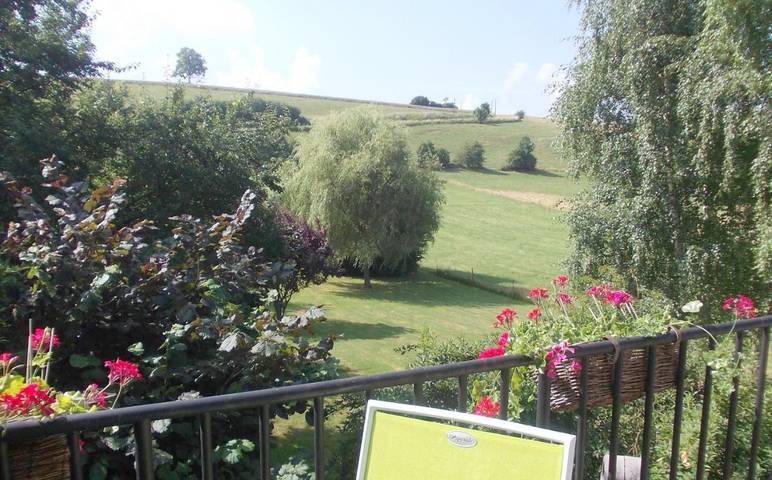 Vakantiewoning voor 4 personen, with Balkon and Terras as well as Uitzicht in Dinant