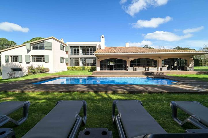 Casa rural para 15 personas, con jardín y terraza además de sauna y jacuzzi, Familias con niños en Massanet de la Selva - 2