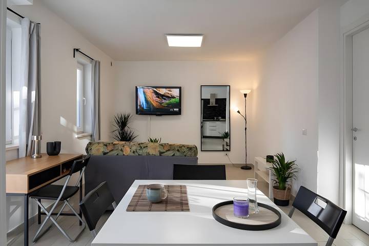 Geheel appartement, Vakantiehuis 'Aroma Holiday House' met Wi-Fi en Airconditioning in Rome, Provincie Rome