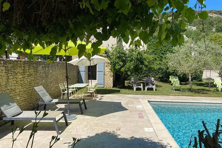 Appartement de vacances pour 3 personnes, avec Terrasse ainsi que Jardin et Piscine