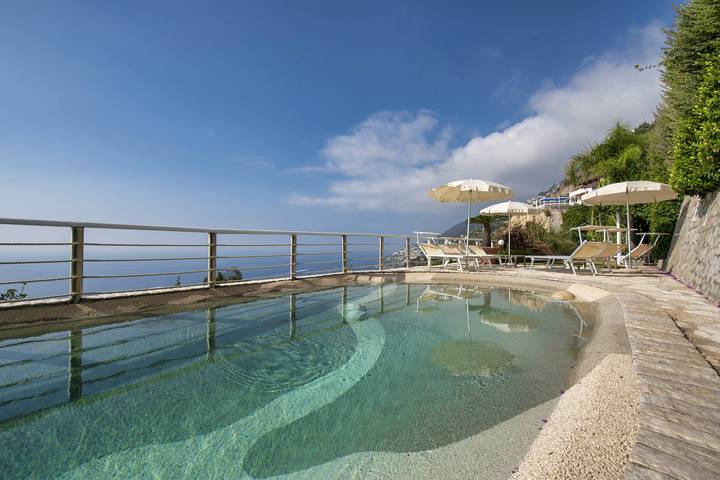 Villa per 13 persone, con balcone e panorama nonché giardino in Conca dei Marini