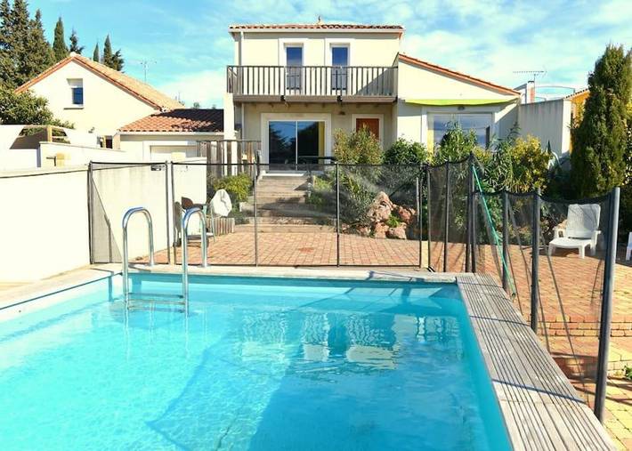 Villa pour 9 personnes, avec vue ainsi que piscine et jardin, adapté aux familles