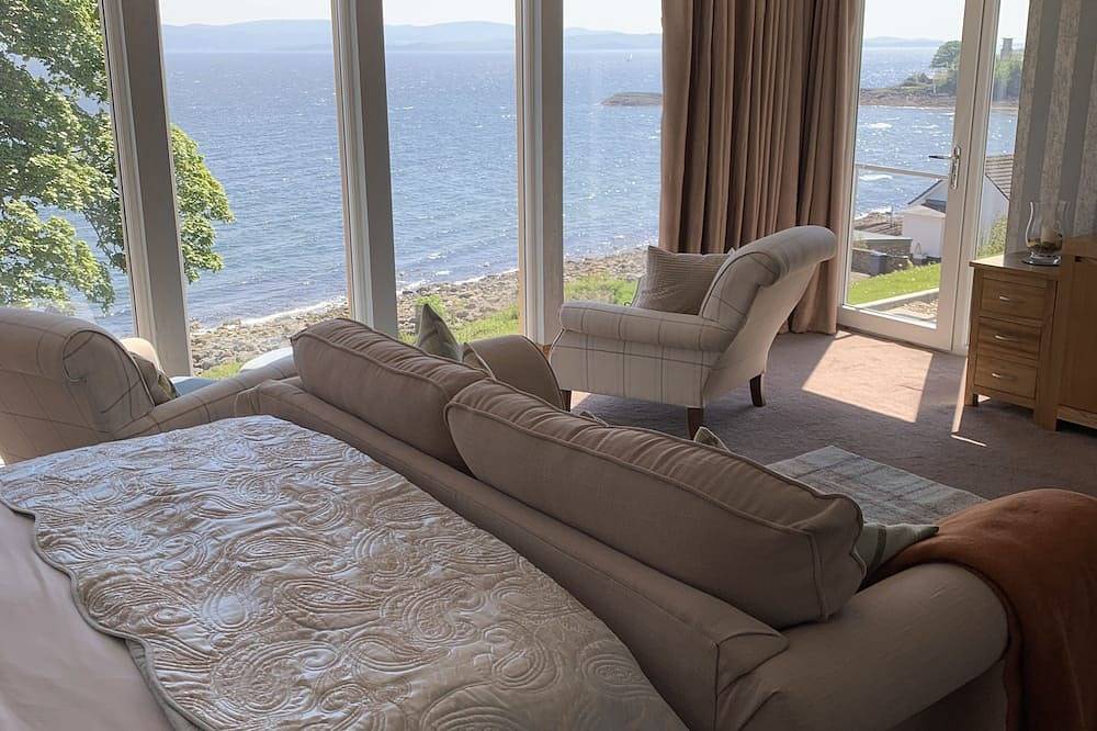 Secluded Seaview Cottage With Private Hot Tub in Isle of Bute, Argyll & Bute