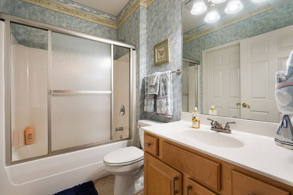 Ganze Wohnung, Atemberaubender Panoramablick - Lands End Condo auf der obersten Etage - 2 Minuten von der Outlet Mall entfernt in Osage Beach, Lake of the Ozarks