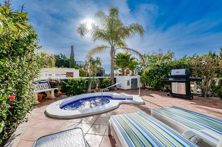 Bungalow pour 8 personnes, avec jardin et piscine à Calpe