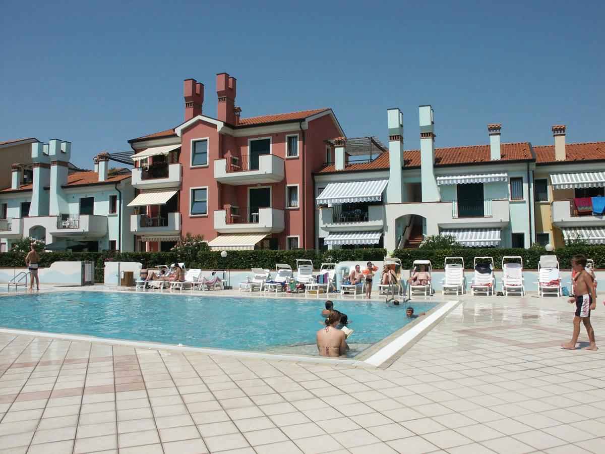 Entire holiday apartment, Holiday apartment with pool and air conditioning  in Lido di Jesolo, Venice Province
