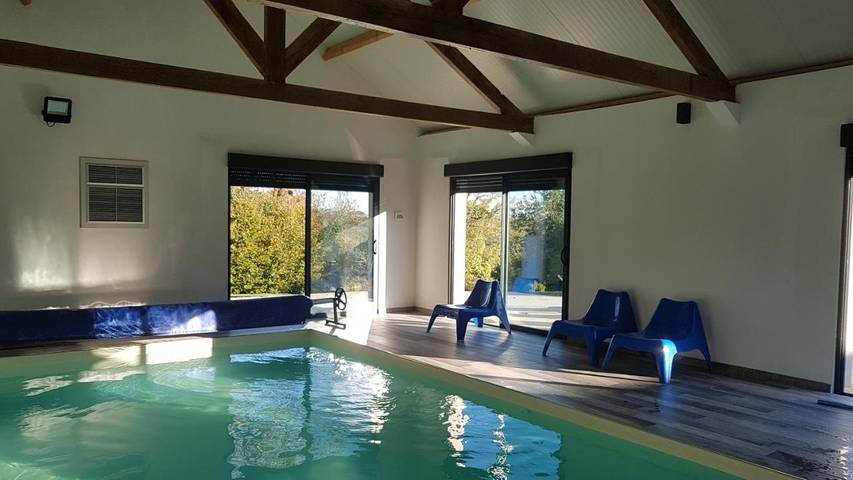 Location de vacances pour 12 personnes, avec piscine ainsi que vue et jardin à Baud (mesure) - 2