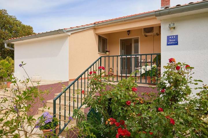 Appartement de vacances pour 5 personnes, avec vue et jardin, animaux acceptés