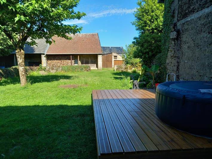 Maison d’hôte pour 2 personnes, avec Terrasse et Jacuzzi ainsi que Jardin et Vue
