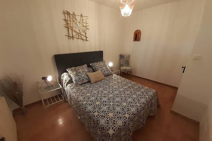 Location de vacances pour 18 personnes, avec piscine ainsi que terrasse et jardin à Roaix - 3