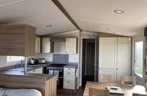 Cabin Sleeps 6 with Parking - Pets Welcome in Filey, North Yorkshire