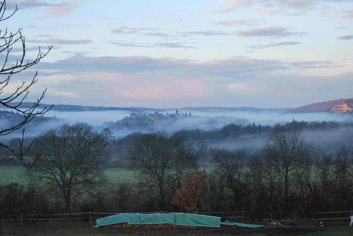 Chambre d’hôte pour 2 personnes, avec vue ainsi que piscine et jardin à Calvignac - 4