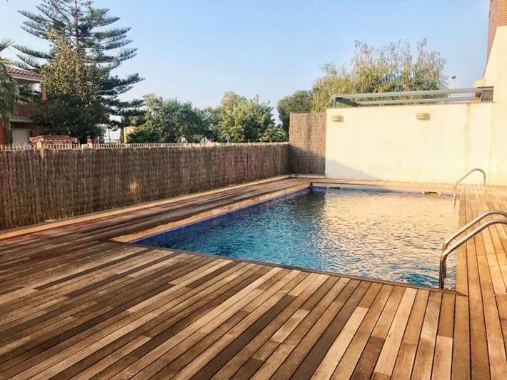 Location de vacances pour 6 personnes, avec terrasse et piscine à Cubelles