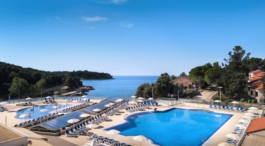 Camping für 4 Personen, mit Terrasse und Pool in Vrsar