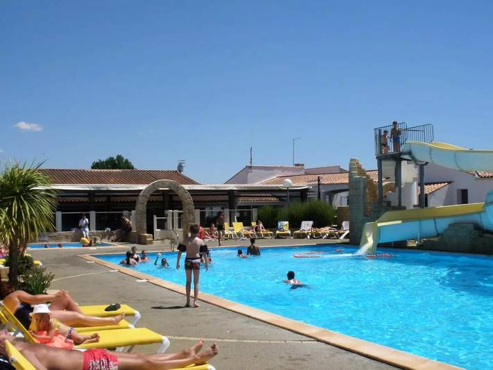 Camping für 4 Personen, mit Terrasse und Sauna, mit Haustier in der Pays de la Loire - 3