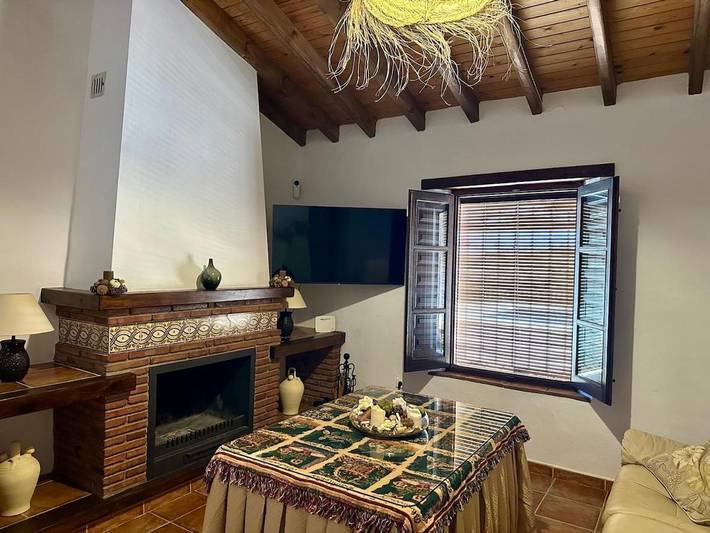 Casa rural para 6 personas, con Terraza y Jardín además de Piscina y Vistas en Almáchar - 4