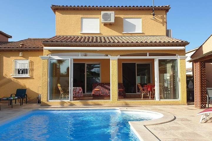 Villa für 10 Personen, mit Garten