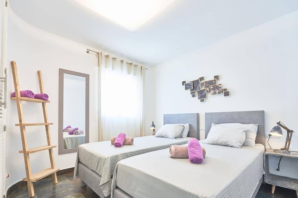 Fabulous modern Villa, 10 min walking from Cala Vadella, private swimming pool. in Cala d'Hort, Sant Josep de sa Talaia