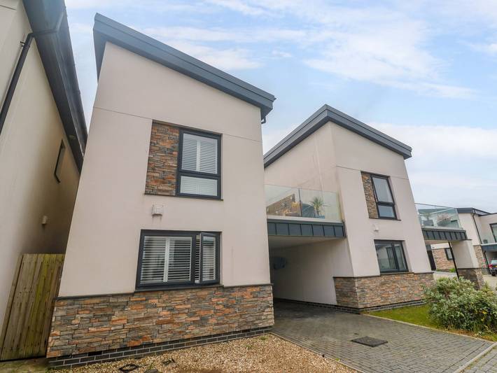 Holiday home for 6 people, with garden in Perranporth