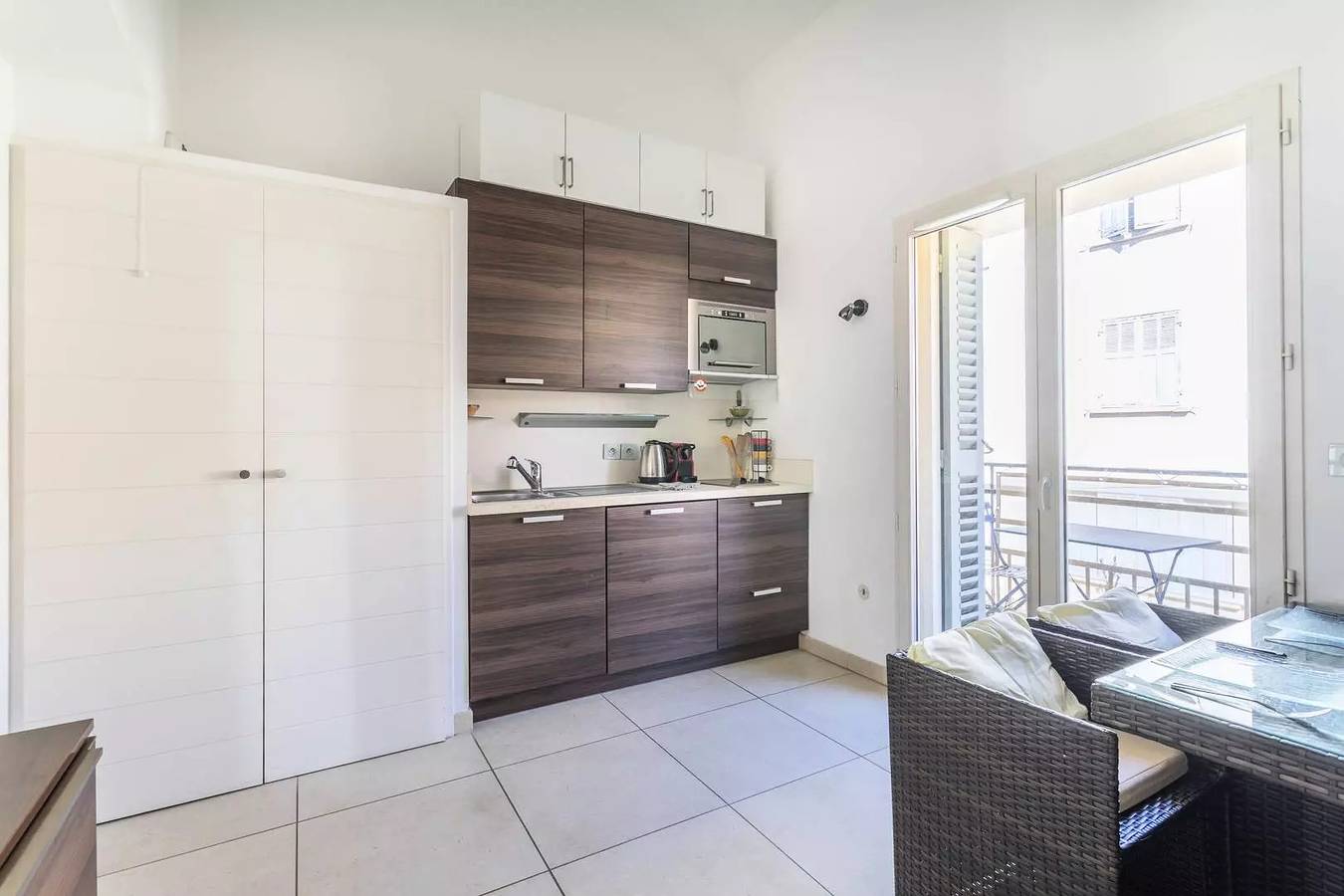 Monolocale intero, Appartamento mezzanino sul posto di braccia 100 m dal mare in Hyeres, Porquerolles