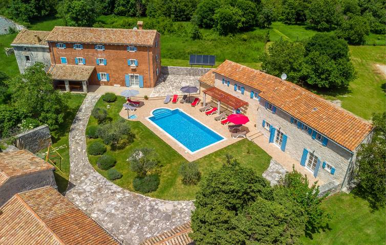 Ferienhaus für 18 Personen, mit Terrasse und Sauna