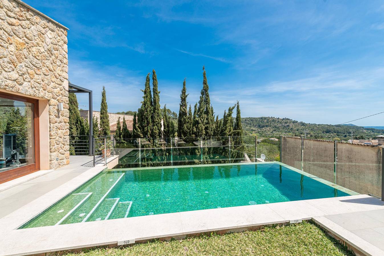 Can Vicens (Mancor) - Modernes Haus mit privatem Pool und herrlicher Aussicht - W-Lan gratis. in Mancor de la Vall, Mallorca Inselmitte