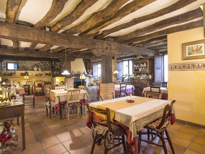 Hotel para 3 personas, con balcón además de jardín y vistas en Las Merindades - 3