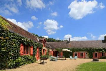 Gîte pour 14 personnes, avec jardin et piscine à Ambillou