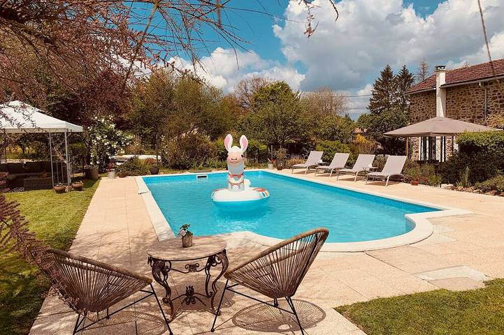 Location de vacances pour 4 personnes, avec Jardin et Piscine à Le Dorat