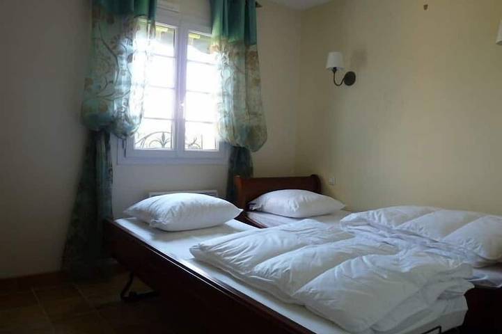 Location de vacances pour 6 personnes, avec jardin et terrasse à Brem-sur-Mer - 4