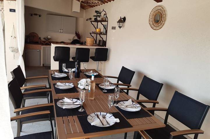 Entire apartment, Independent studio in villa in Le Cannet-des-Maures, Draguignan region