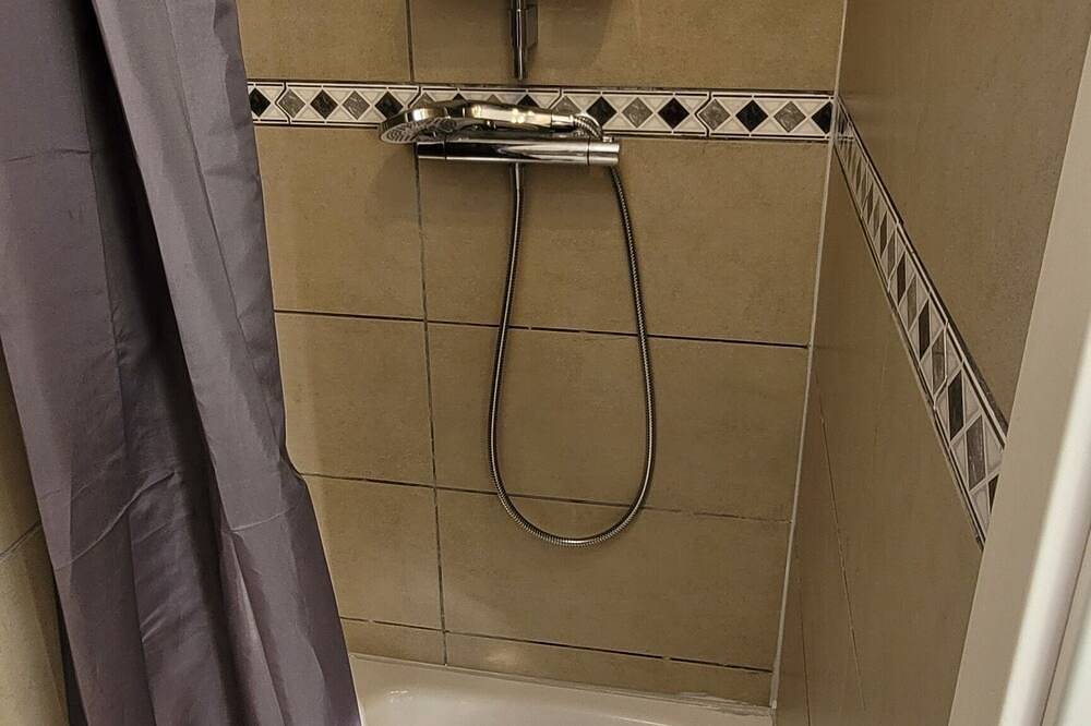 Ganze Wohnung, Ruhige 1 Zimmer Wohnung in Wiesbaden, Rheingau