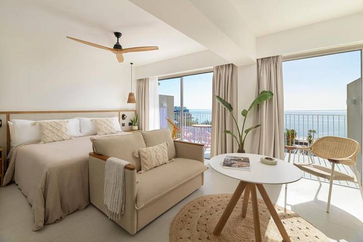 Hôtel pour 2 personnes, avec jardin et sauna ainsi que bassin pour enfant et piscine