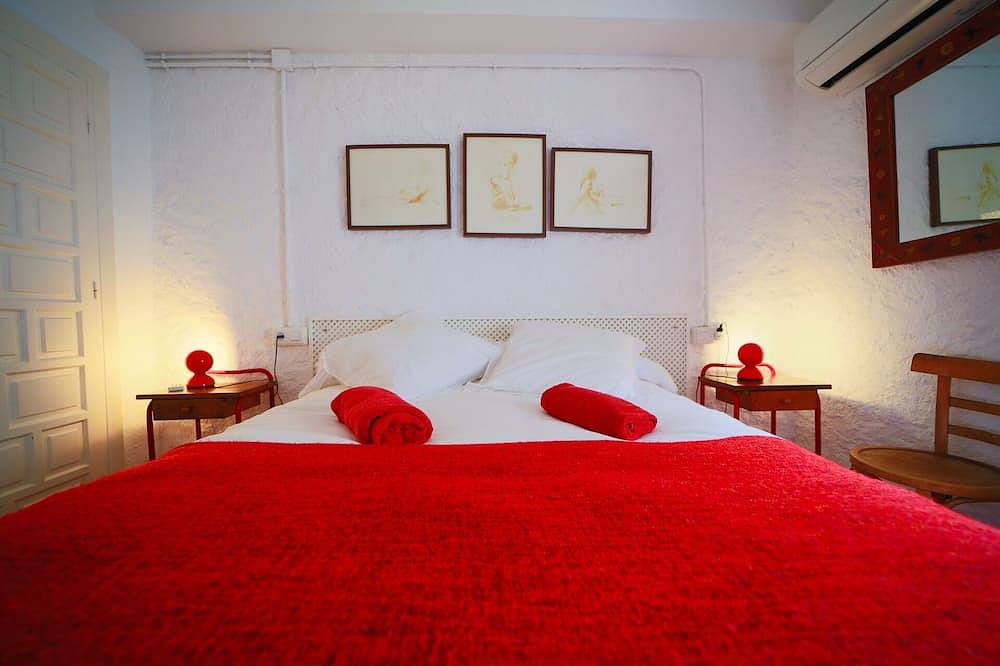 Salobreña Old Town Duplex: Stylish, Comfortable & Peaceful. in Salobreña, Costa Tropical