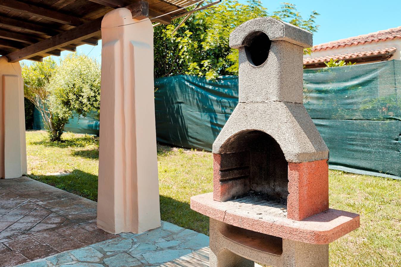 Jolie villa "Costanza" dans un quartier résidentiel calme et avec piscine in Stagno di Casaraccio, Punta De Su Turrione