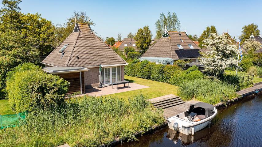 Bungalow für 6 Personen, mit Terrasse und Sauna sowie Balkon/Terrasse in Friesland - 2
