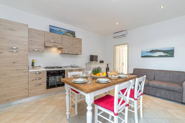 Gîte pour 4 personnes, avec Terrasse dans Olbia - 2