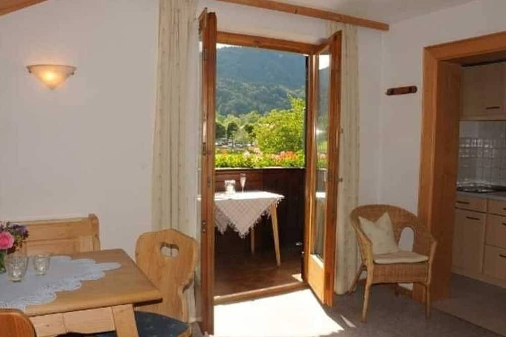 Apartment Apfelbaum (38sqm) on the 2nd floor - Gästehaus Gartenheim Fam. Schäffler in Bad Wiessee, Bavarian Alps