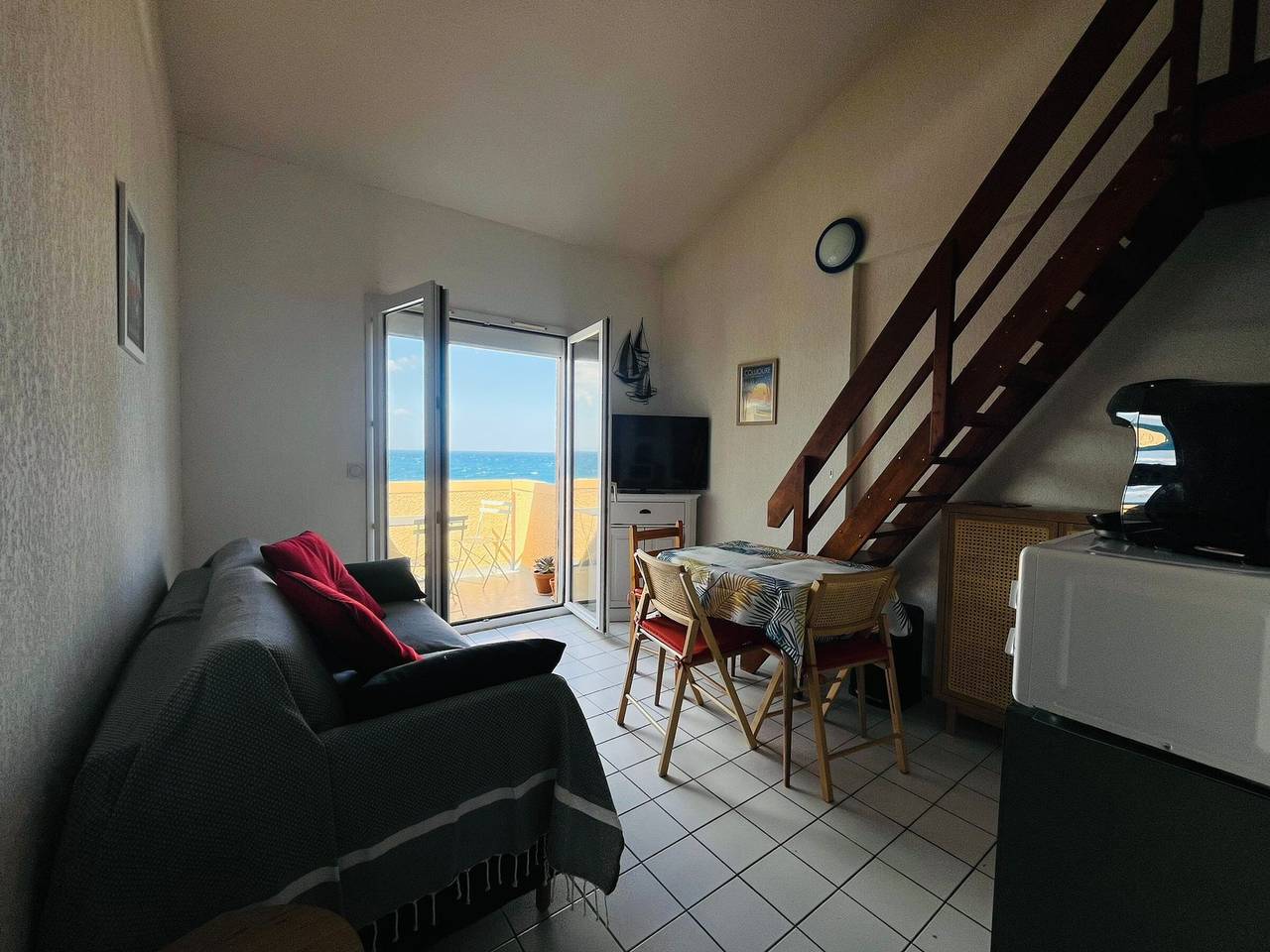 Appartement entier, Appartement en bord de mer avec balcon, TV et micro-ondes in Côte Vermeille, Collioure