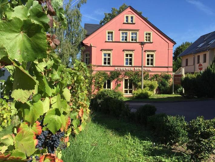 BnB für 2 Personen, mit Terrasse und Garten in Freiberg