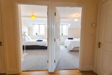 Apartment for 4 People in Swindon, North Wessex Downs, Photo 1