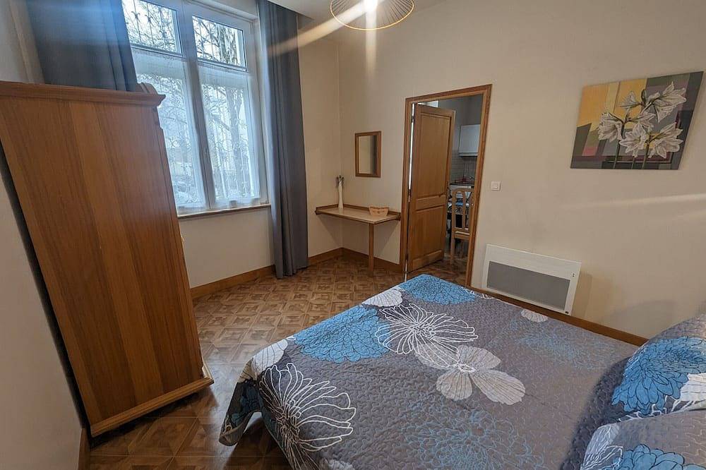 Gîte 3* avec toit-terrasse ensoleillé, près des thermes et du casino, parking disponible in Bourbonne-les-Bains, Alto Marne