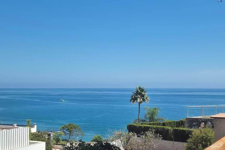 Appartement entier, Superbe propriété, vue, jardin et nouvelle piscine! in Torremuelle, Benalmádena