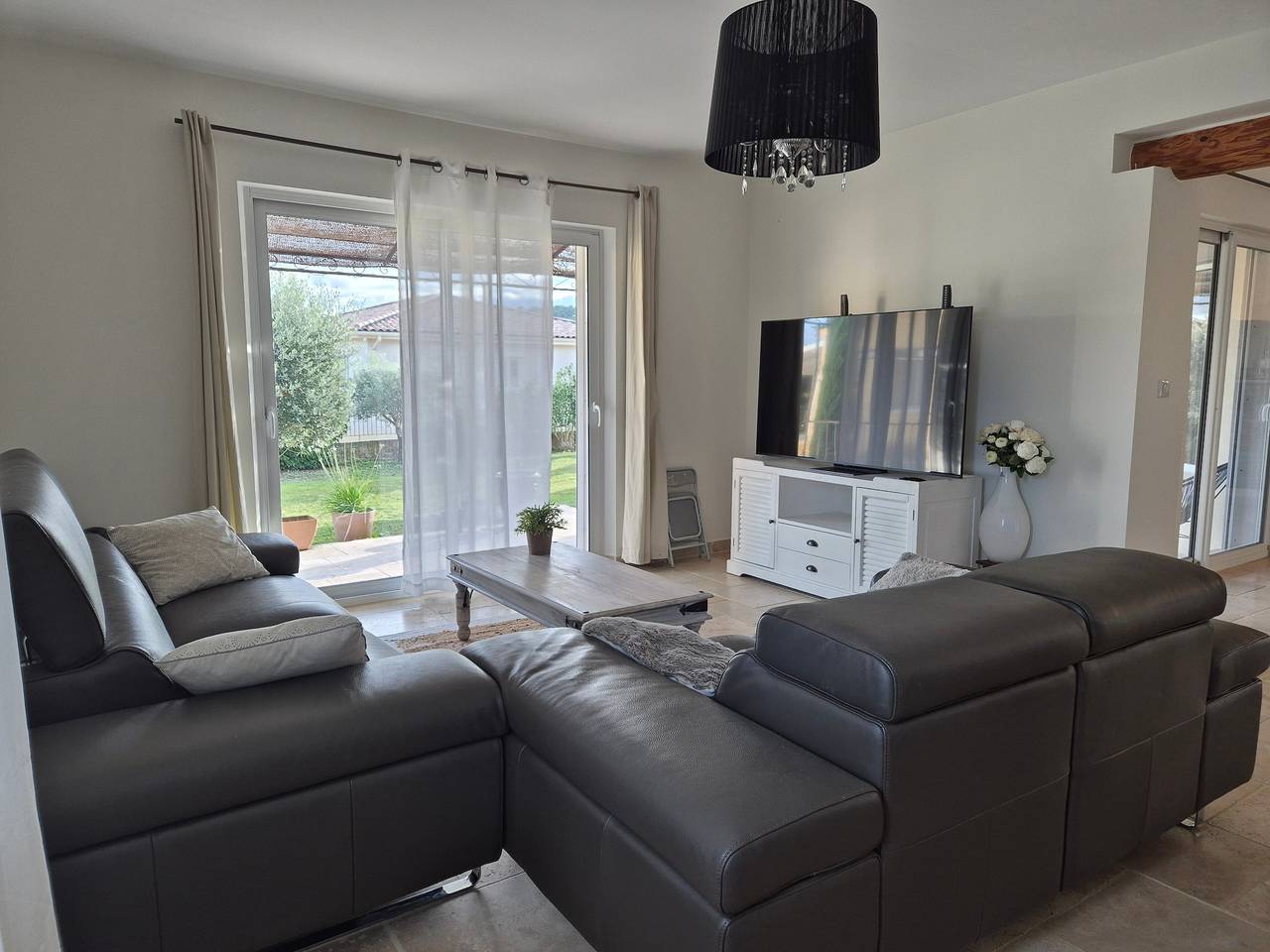Villa « Margot » avec terrasse privée, Wi-Fi et climatisation in Goudargues, Région de Nîmes