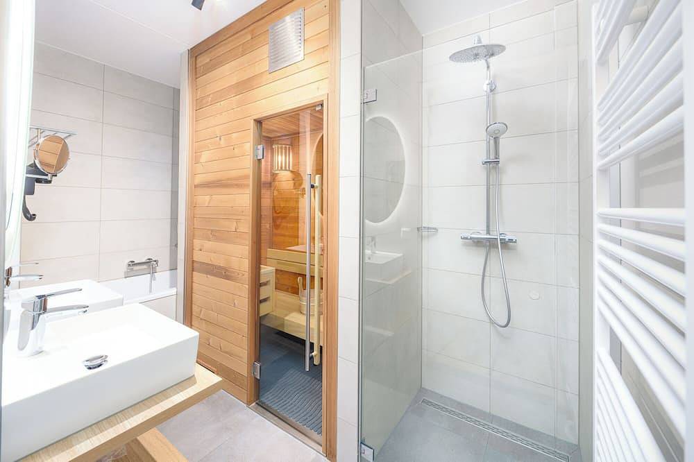 Ganze Wohnung, Luxuriöses 4-Personen-Apartment mit Sauna, Badewanne und Balkon mit Ijsselmeerblick. Ideal für erholsame Tage am Wasser. in Workum, Ijsselmeer