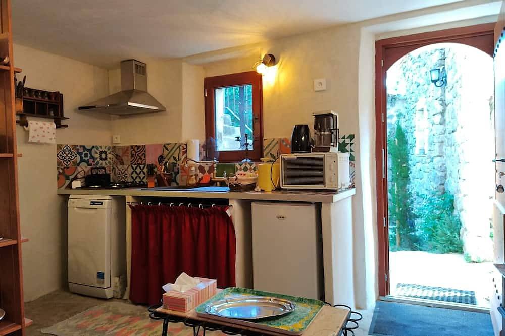 Gîte des Châtaigniers Mas en Cévennes. Ideal for couples or families. in Saint-Jean-du-Gard, Cevennen