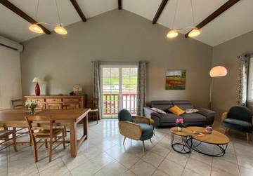 Gîte pour 6 personnes, avec jardin à Saint-Esteben
