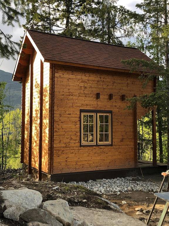 Discover Funky Bunky: Your Rustic Retreat 5 Min from Nelson in Nelson (Britisch-Kolumbien), Whitewater Ski Resort