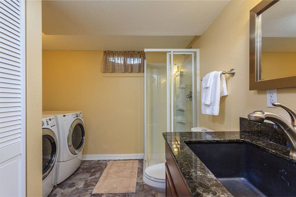 ★ Exquisite Home Backs zum Park! Vollständiger Zugriff ★ in Centennial, Arapahoe County