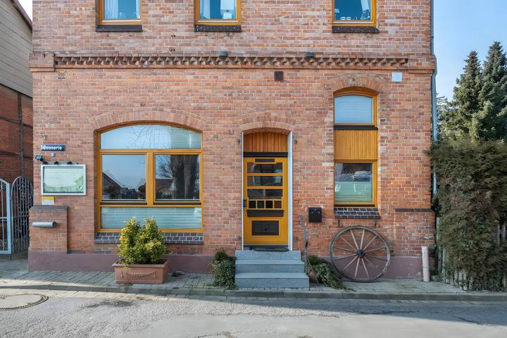 Hel lejlighed, Apartment 'Pension Schlachter's Hius' with Private Terrace and Wi-Fi in Algermissen, Landkreis Hildesheim